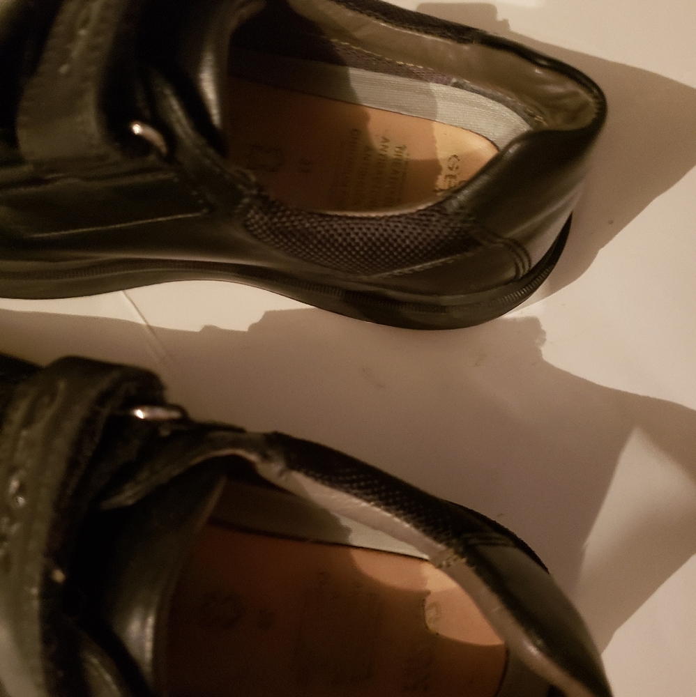 Shoes - Picture 2 of 8